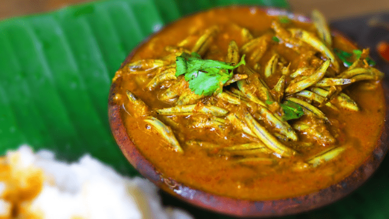 Ayira Meen Kuzhambu | Traditional Village-Style River Fish Curry | Kootan Soru
